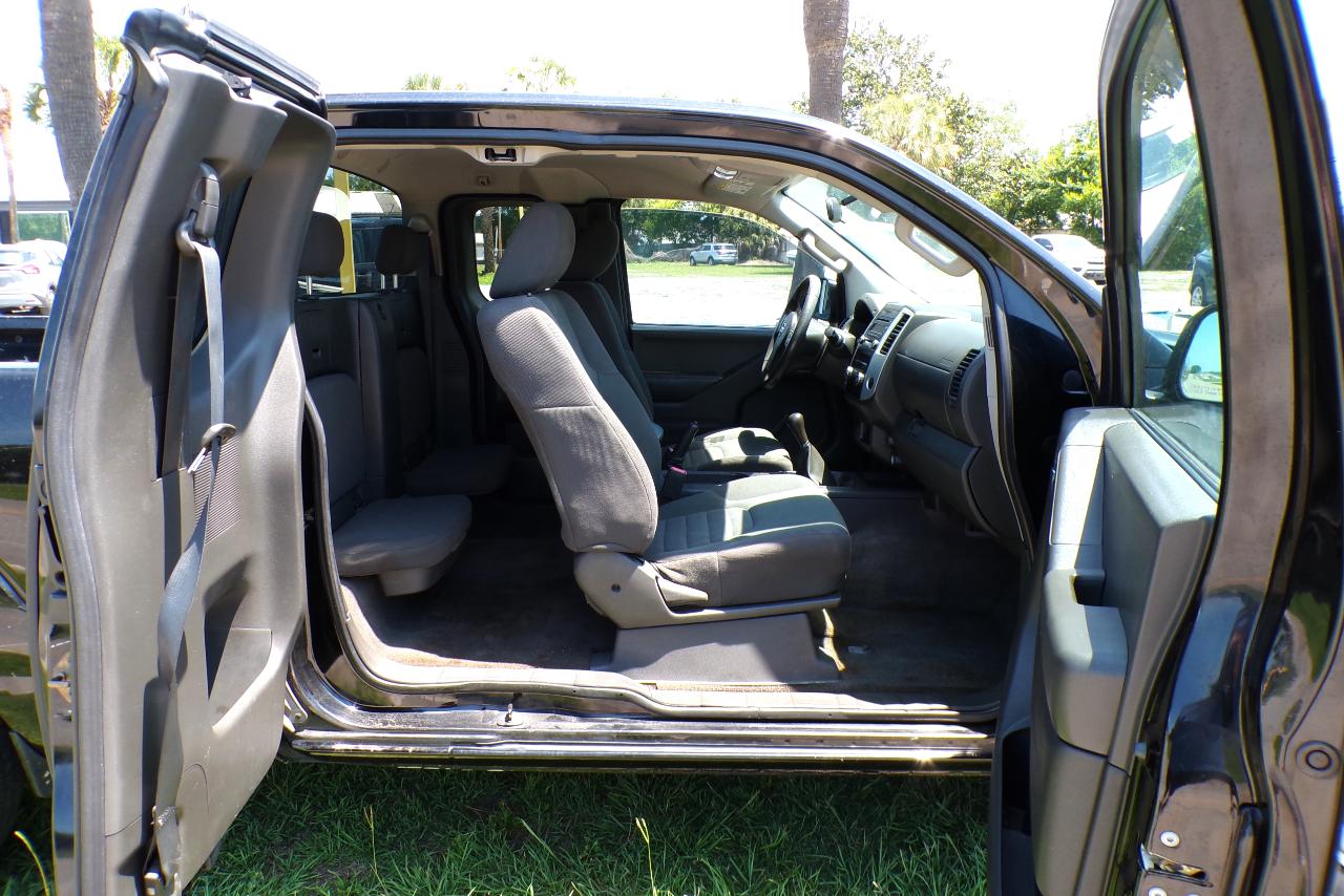 Nissan Frontier  2015