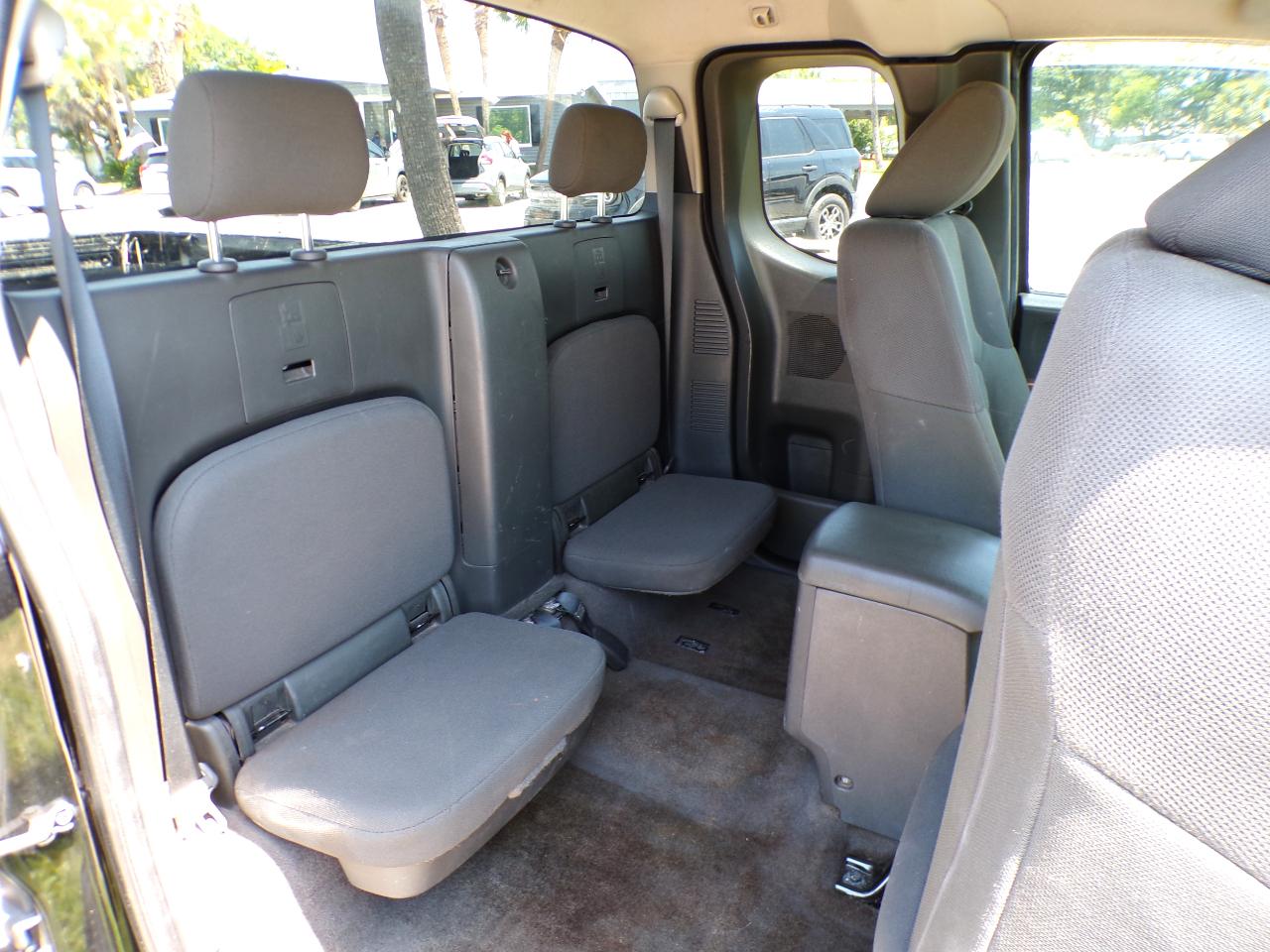 Nissan Frontier  2015