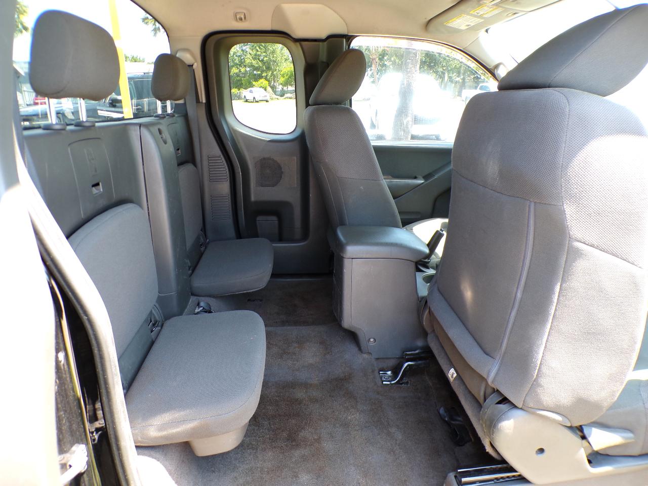 Nissan Frontier  2015