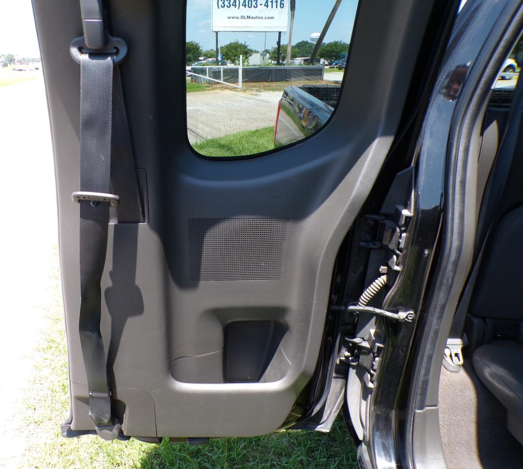 Nissan Frontier  2015