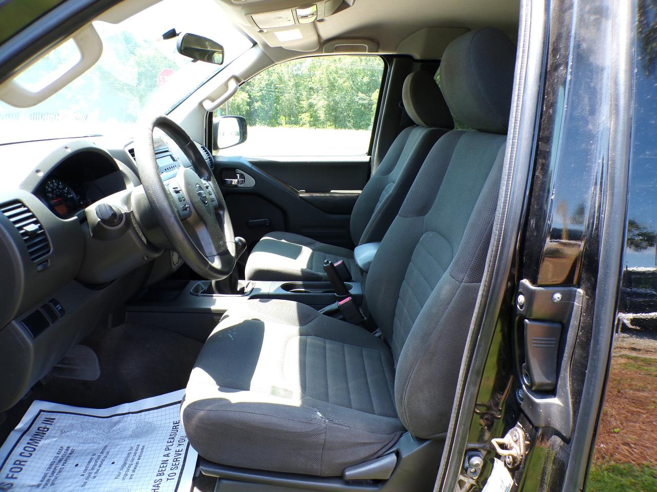 Nissan Frontier  2015
