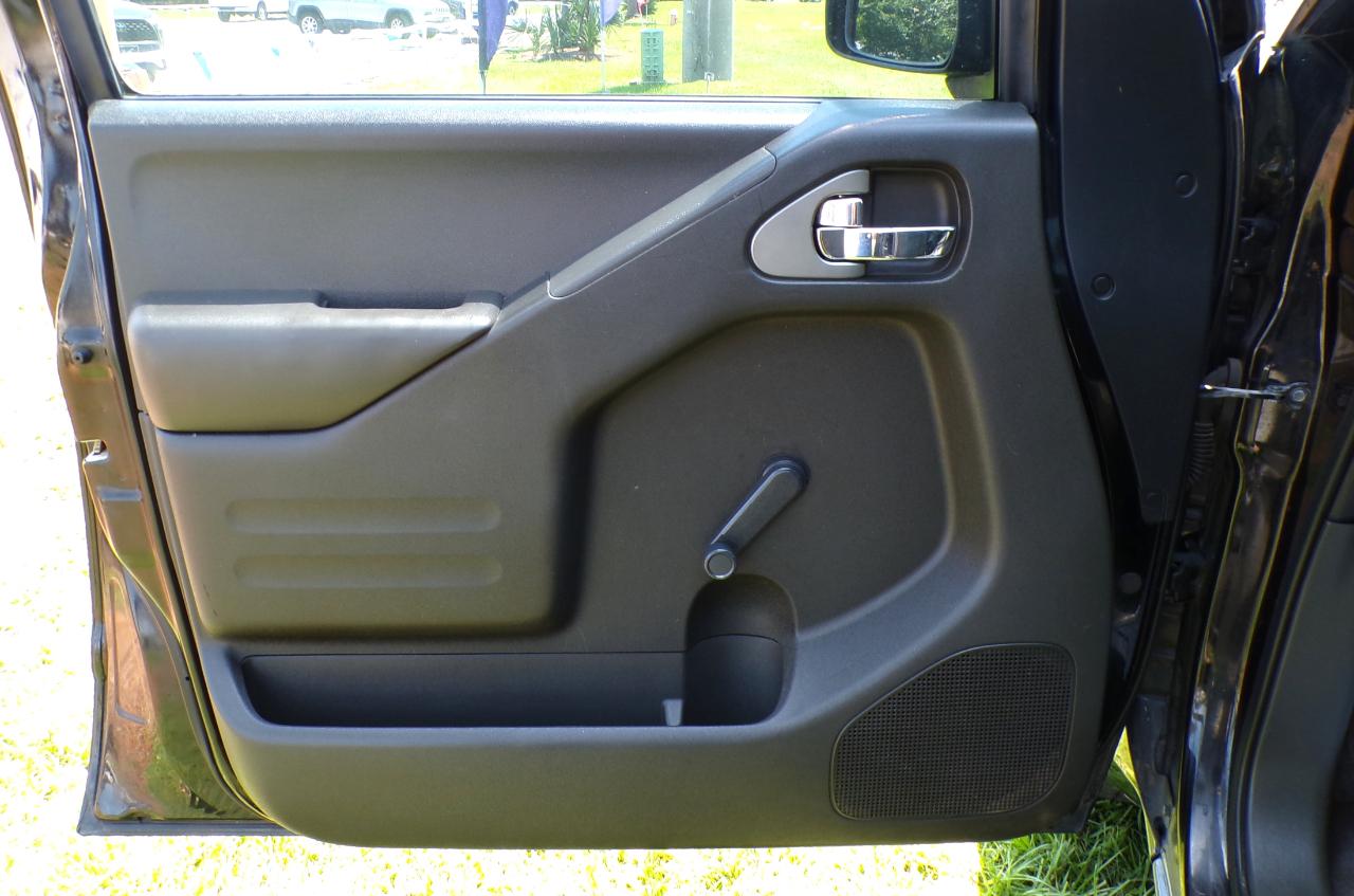Nissan Frontier  2015
