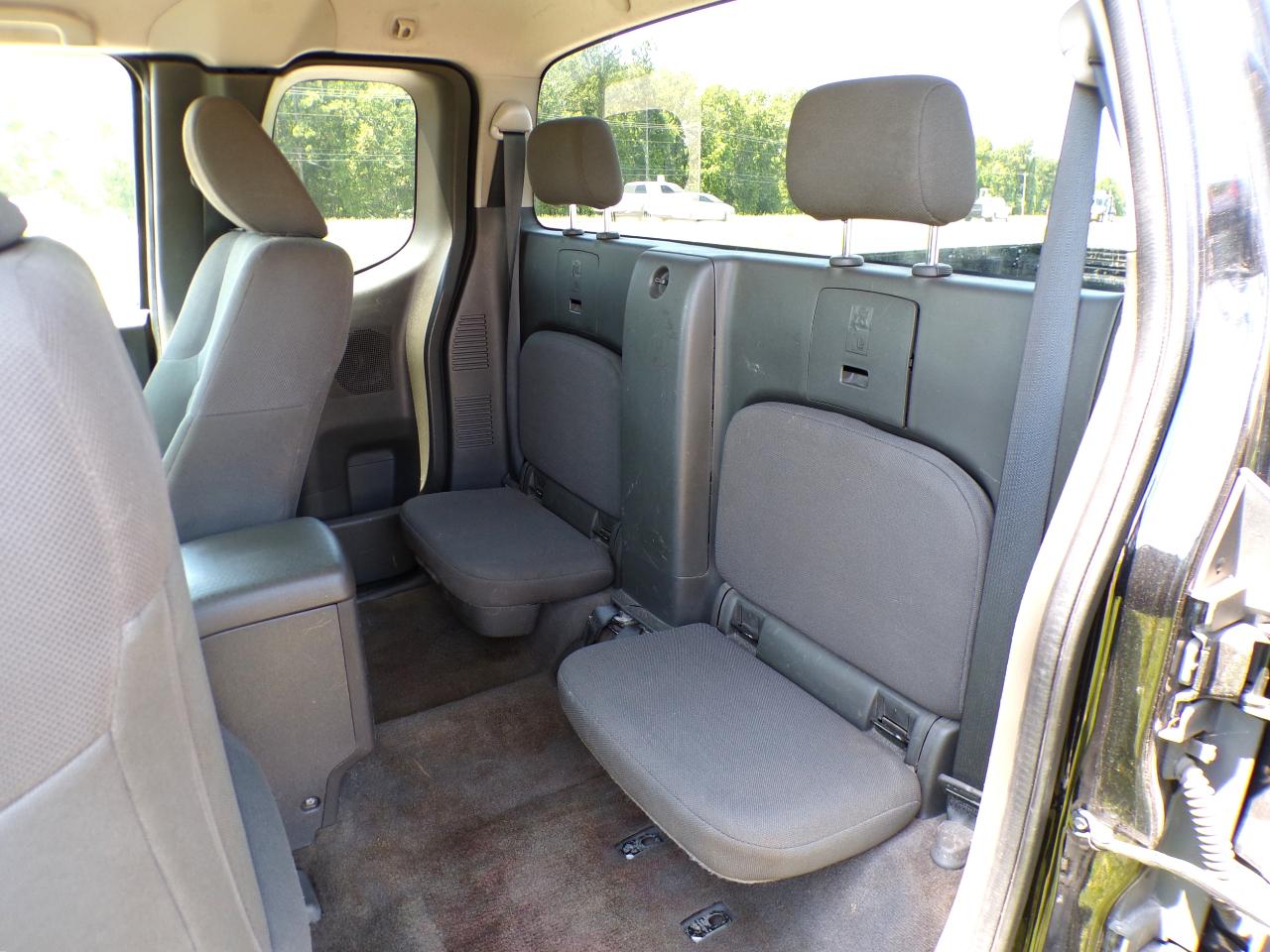 Nissan Frontier  2015