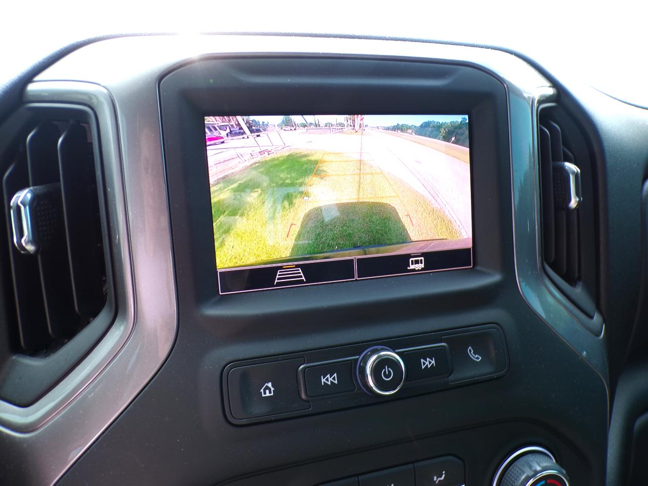 Chevrolet Silverado 1500 Custom Crew Cab 4WD 2023
