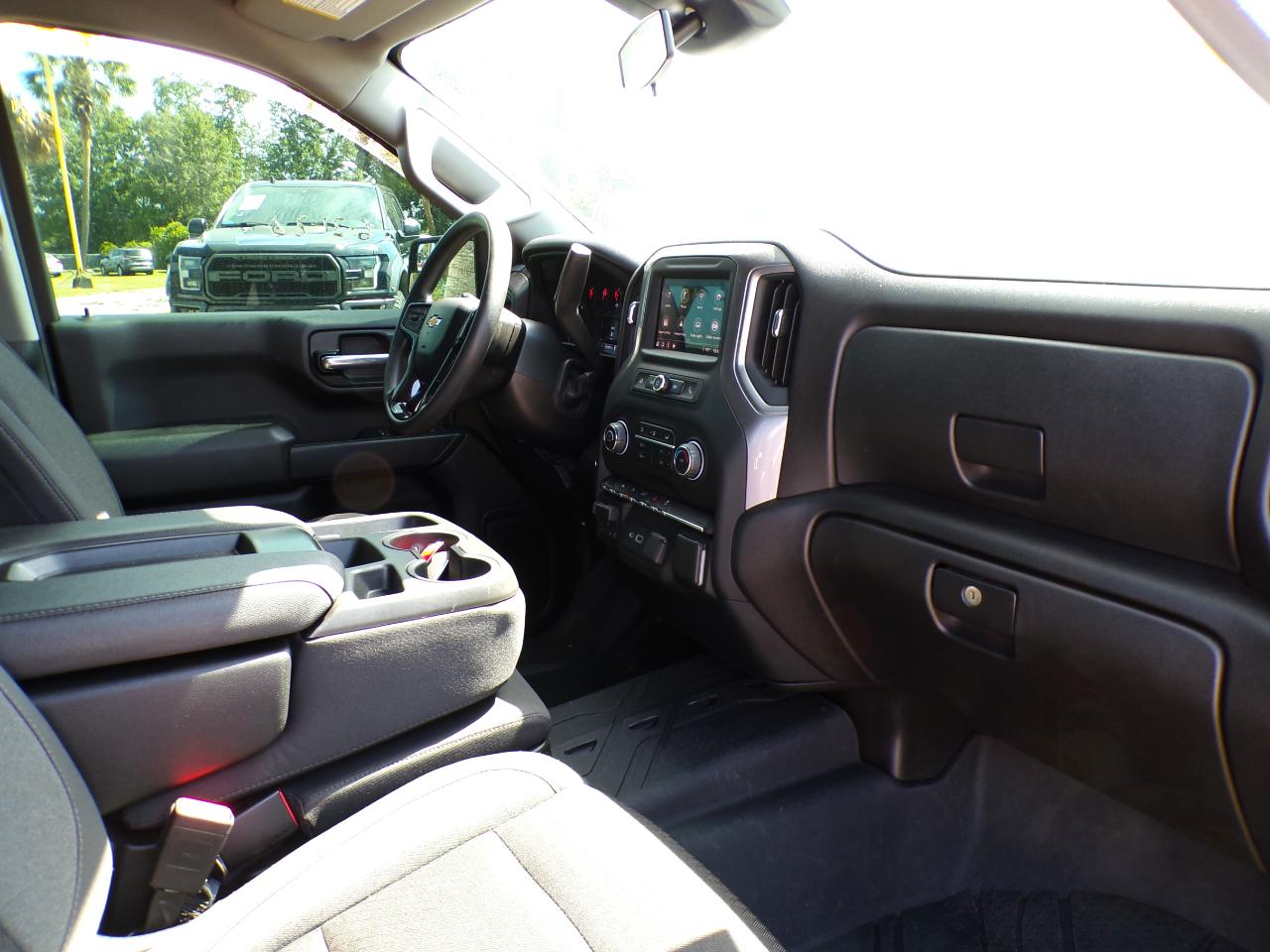 Chevrolet Silverado 1500 Custom Crew Cab 4WD 2023