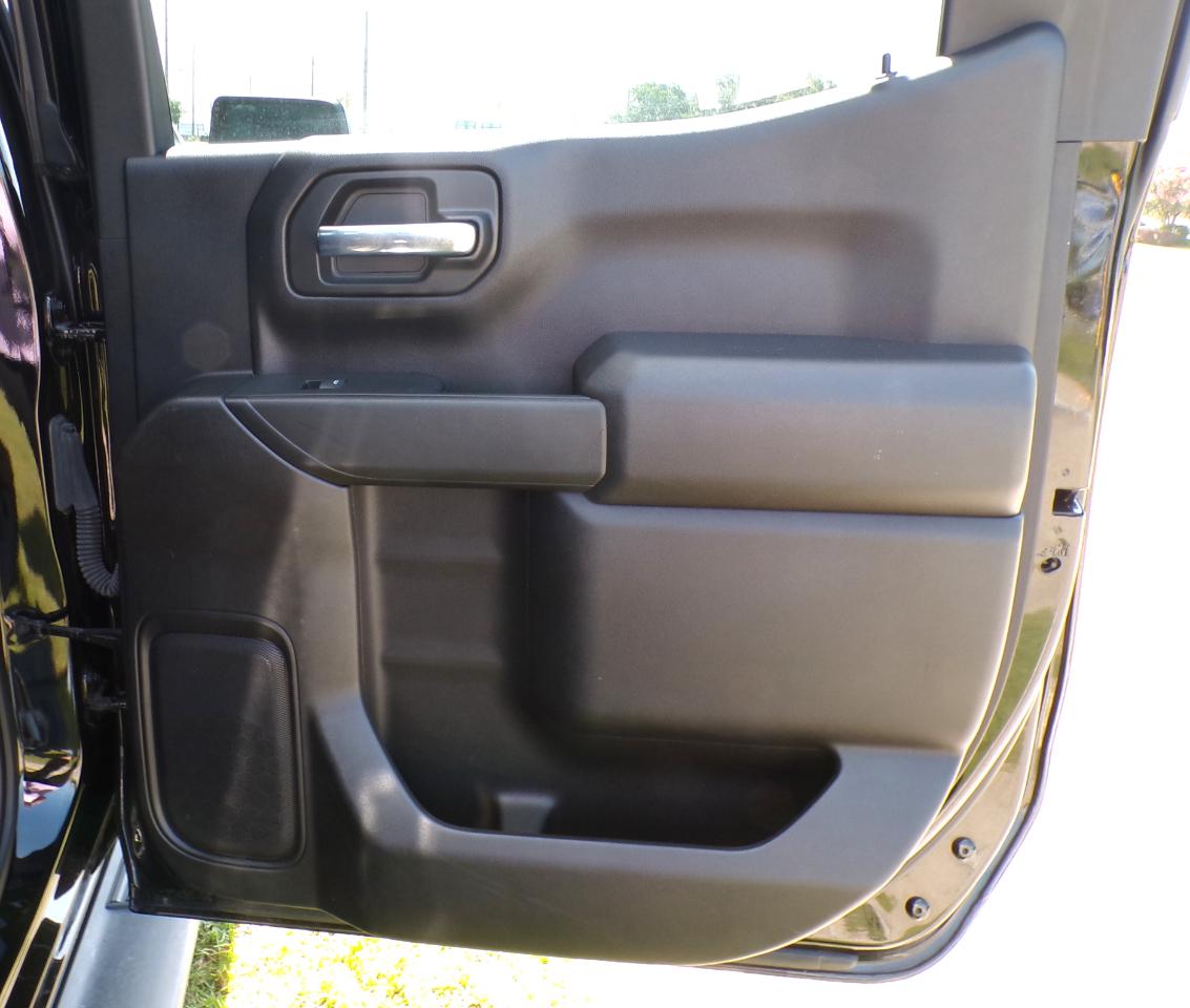 Chevrolet Silverado 1500 Custom Crew Cab 4WD 2023