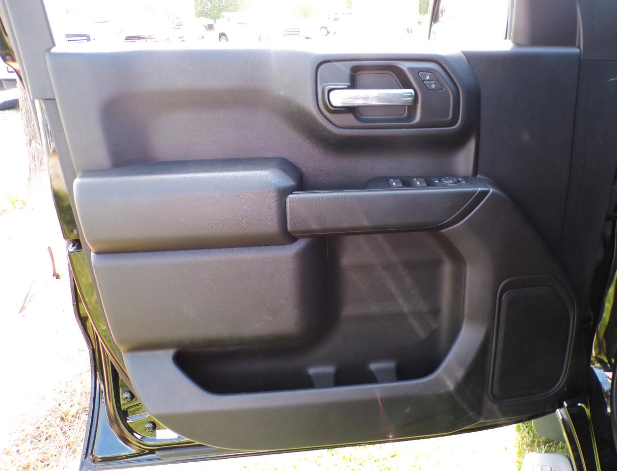 Chevrolet Silverado 1500 Custom Crew Cab 4WD 2023