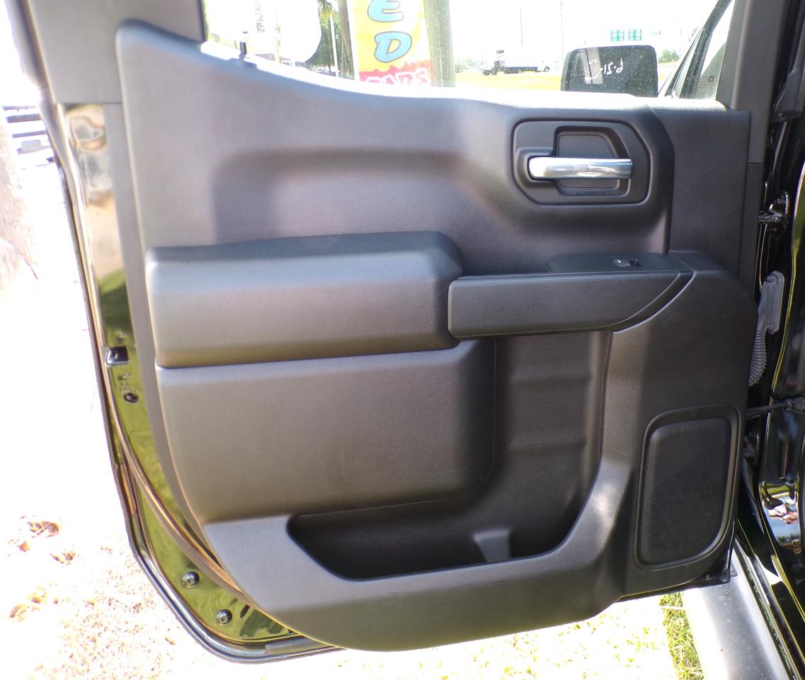 Chevrolet Silverado 1500 Custom Crew Cab 4WD 2023