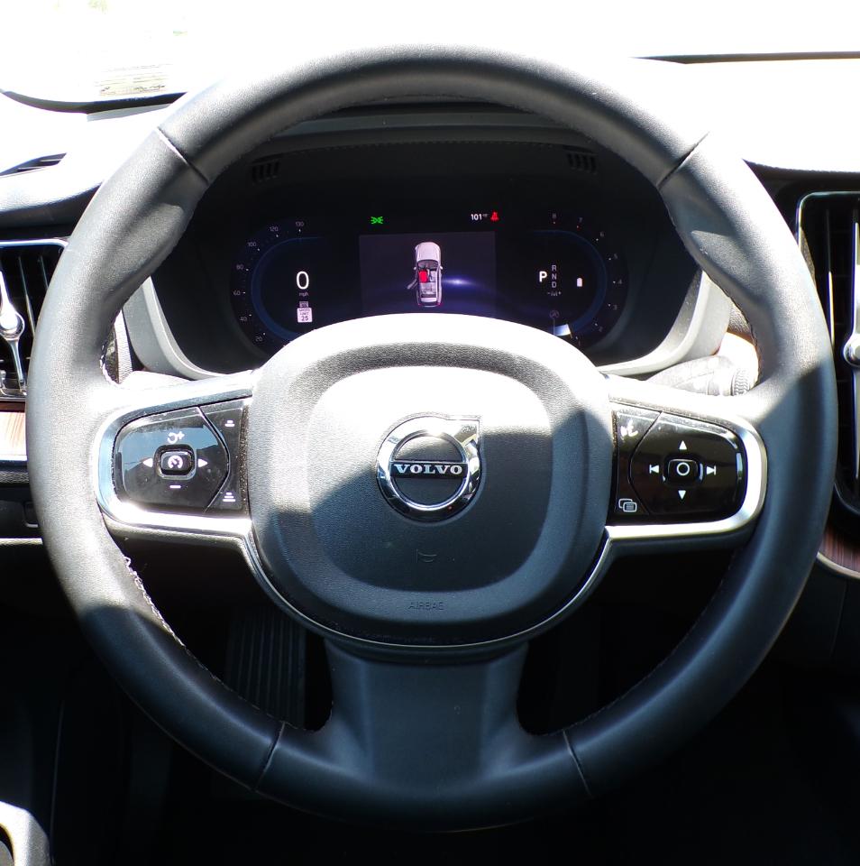 Volvo XC60 B5 Plus Dark AWD 2024