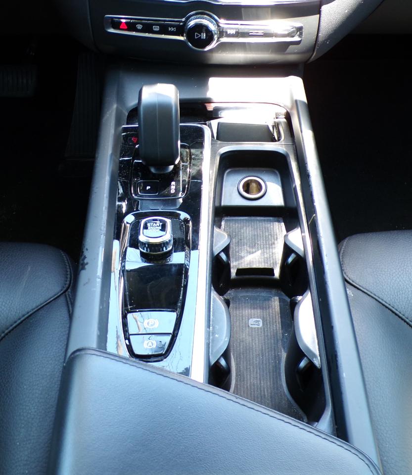 Volvo XC60 B5 Plus Dark AWD 2024