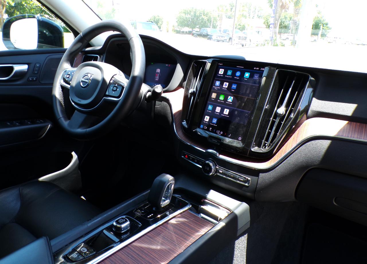 Volvo XC60 B5 Plus Dark AWD 2024