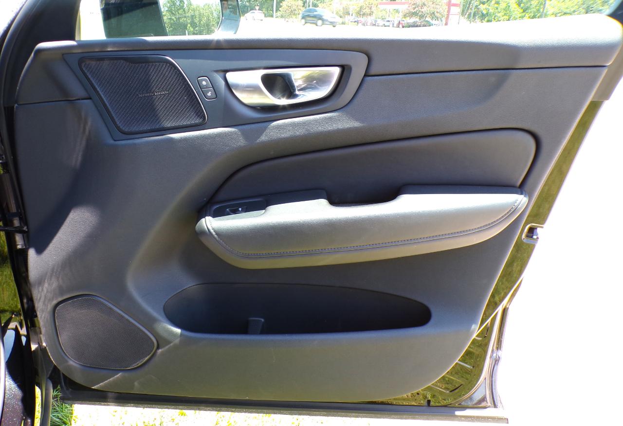Volvo XC60 B5 Plus Dark AWD 2024