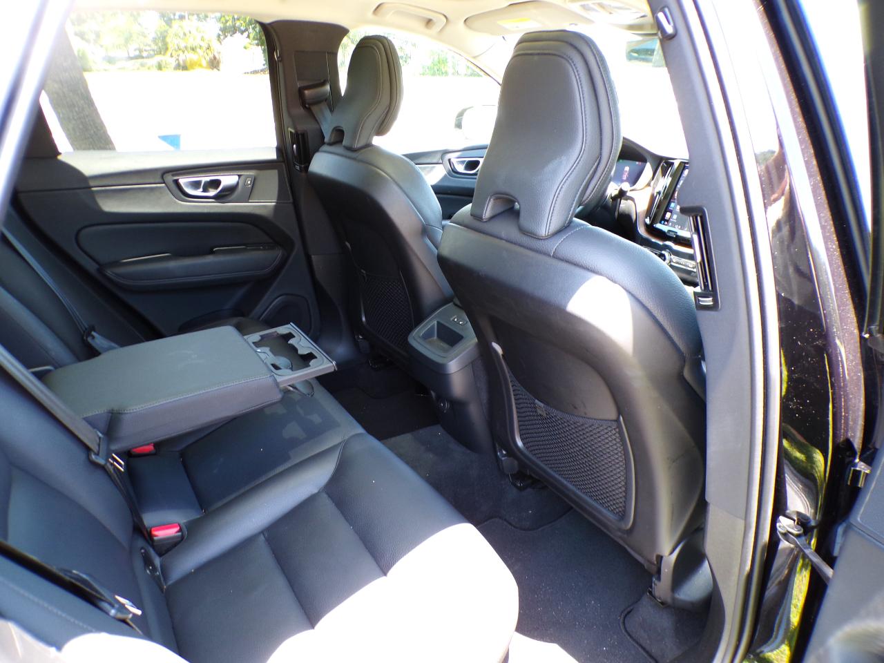 Volvo XC60 B5 Plus Dark AWD 2024