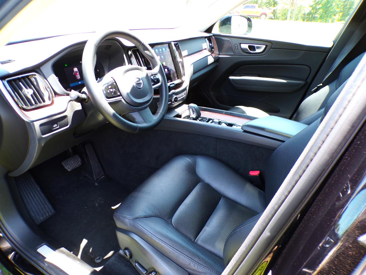 Volvo XC60 B5 Plus Dark AWD 2024