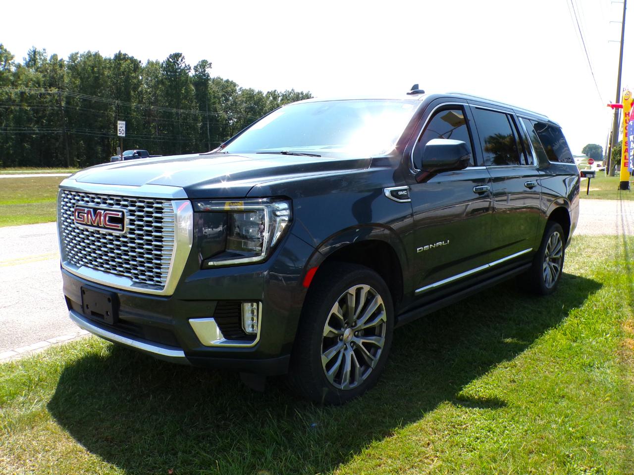 GMC Yukon XL Denali 4WD 2021
