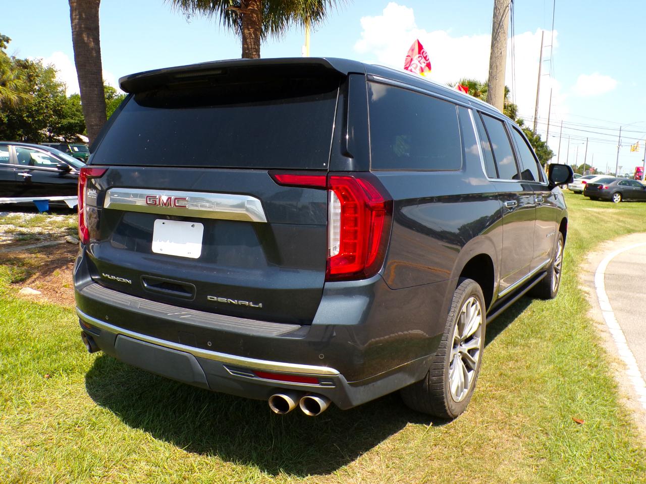 GMC Yukon XL Denali 4WD 2021