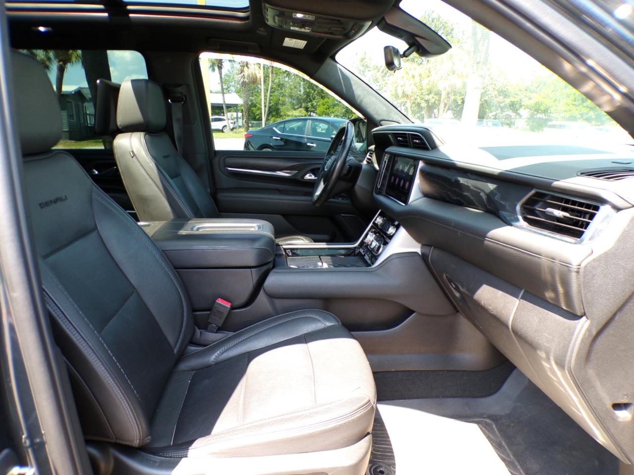 GMC Yukon XL Denali 4WD 2021