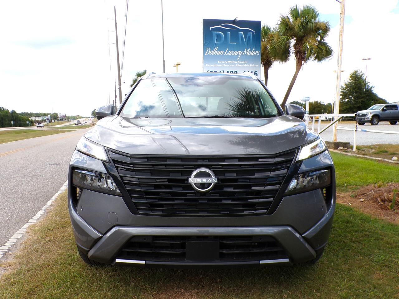 2025 Nissan Rogue SL - Photo 3