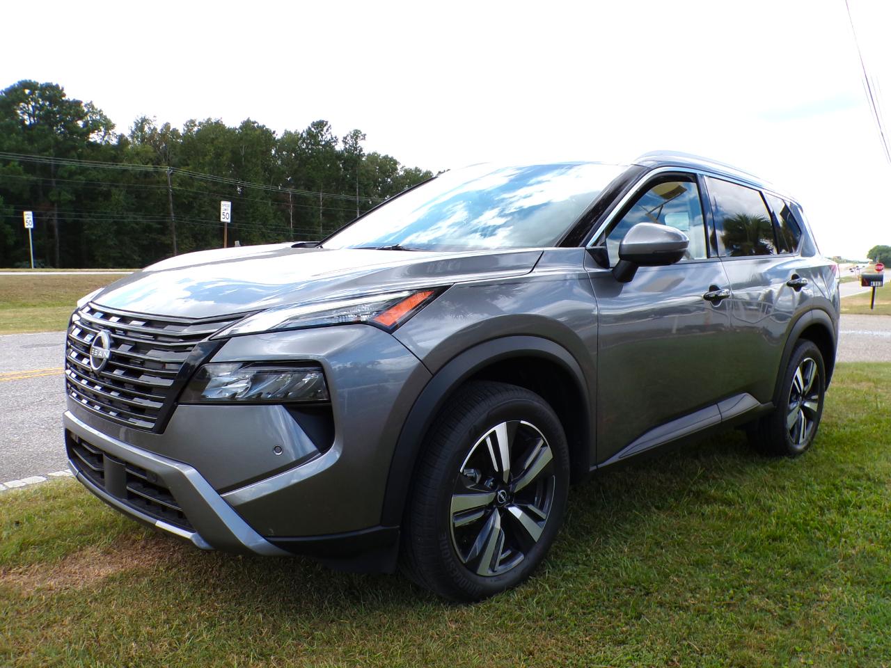 2025 Nissan Rogue SL - Photo 4