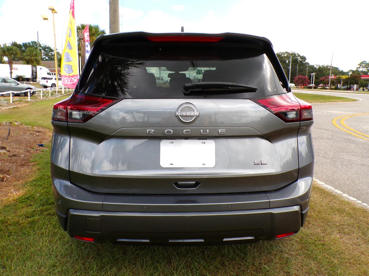 2025 Nissan Rogue SL - Photo 6