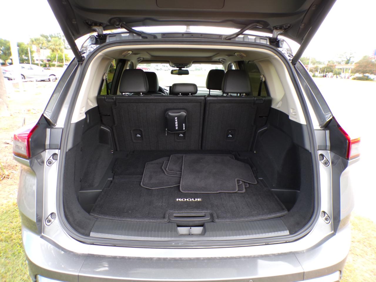 2025 Nissan Rogue SL - Photo 8