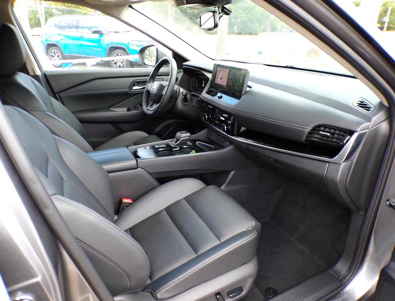 2025 Nissan Rogue SL - Photo 21