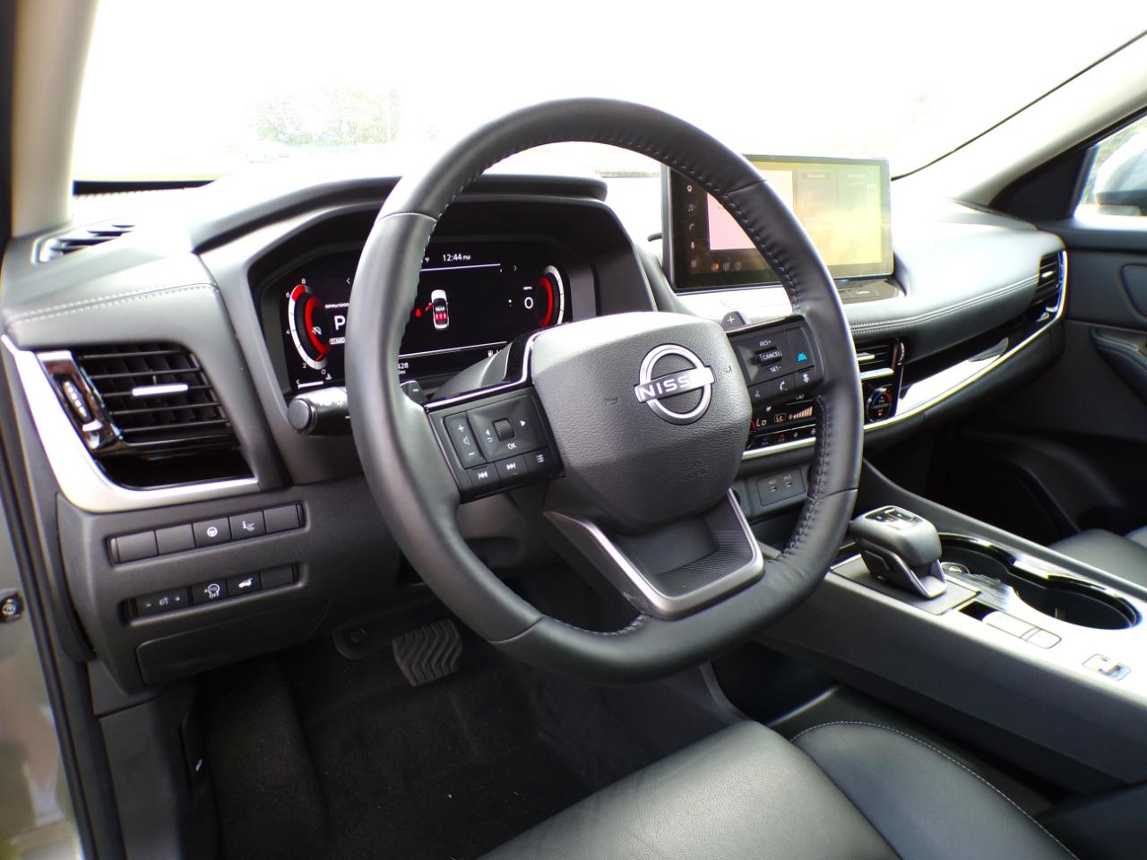 2025 Nissan Rogue SL - Photo 31