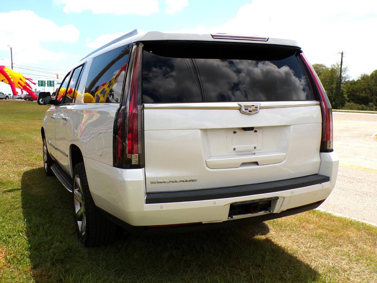 Cadillac Escalade ESV 2WD Luxury 2019