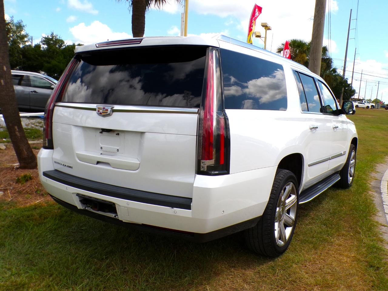 Cadillac Escalade ESV 2WD Luxury 2019