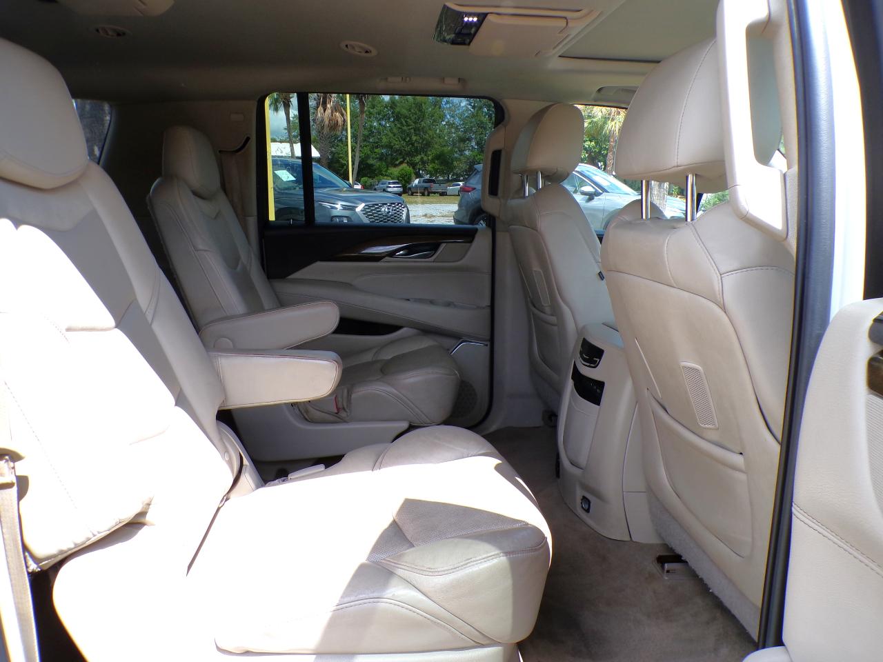 Cadillac Escalade ESV 2WD Luxury 2019