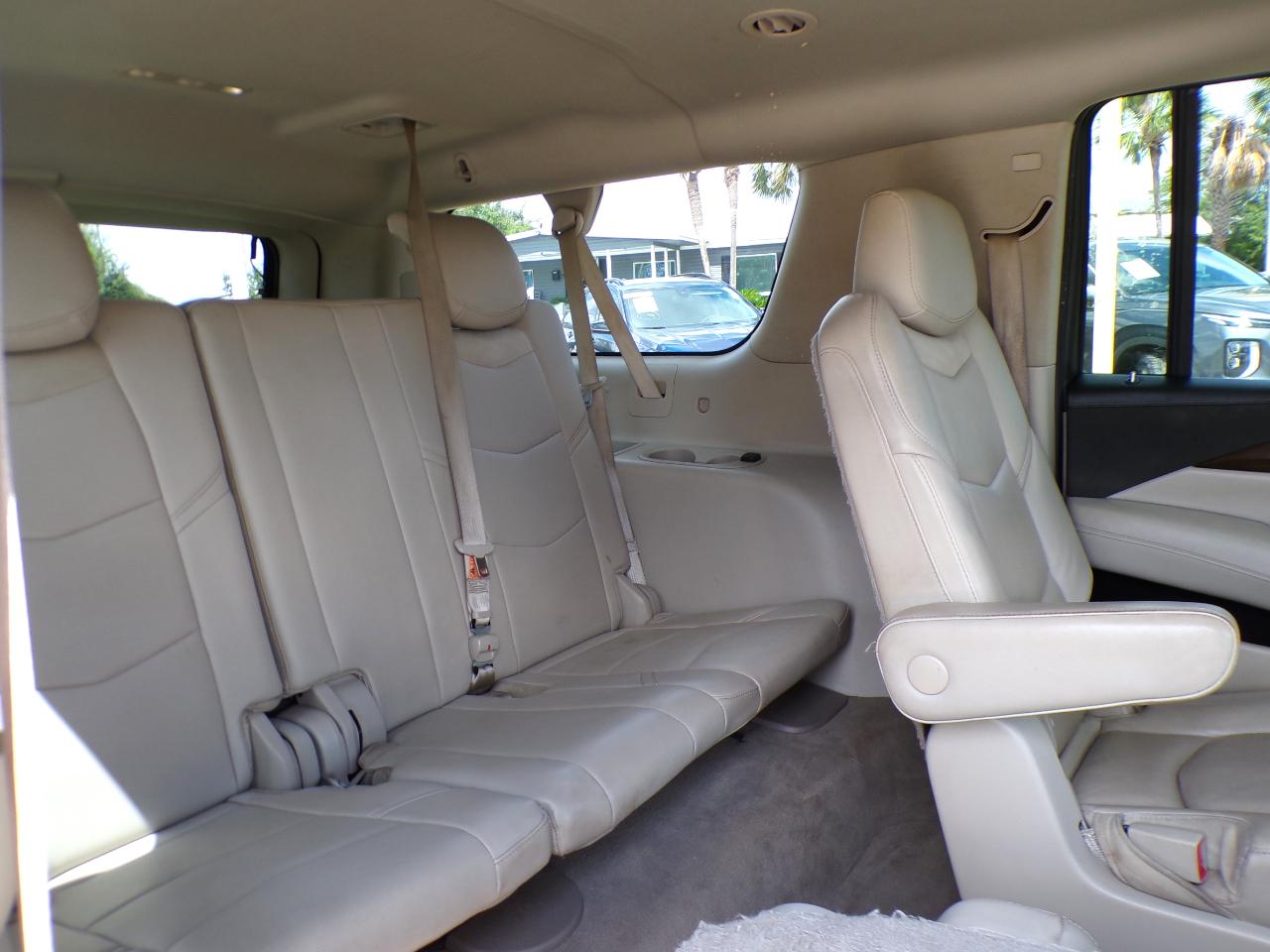 Cadillac Escalade ESV 2WD Luxury 2019