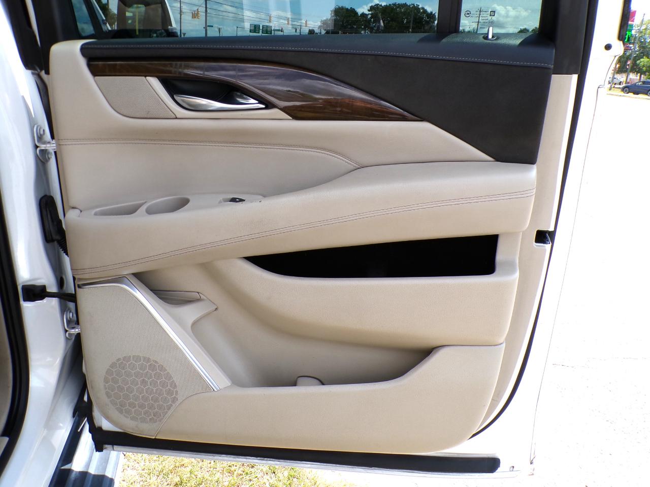 Cadillac Escalade ESV 2WD Luxury 2019