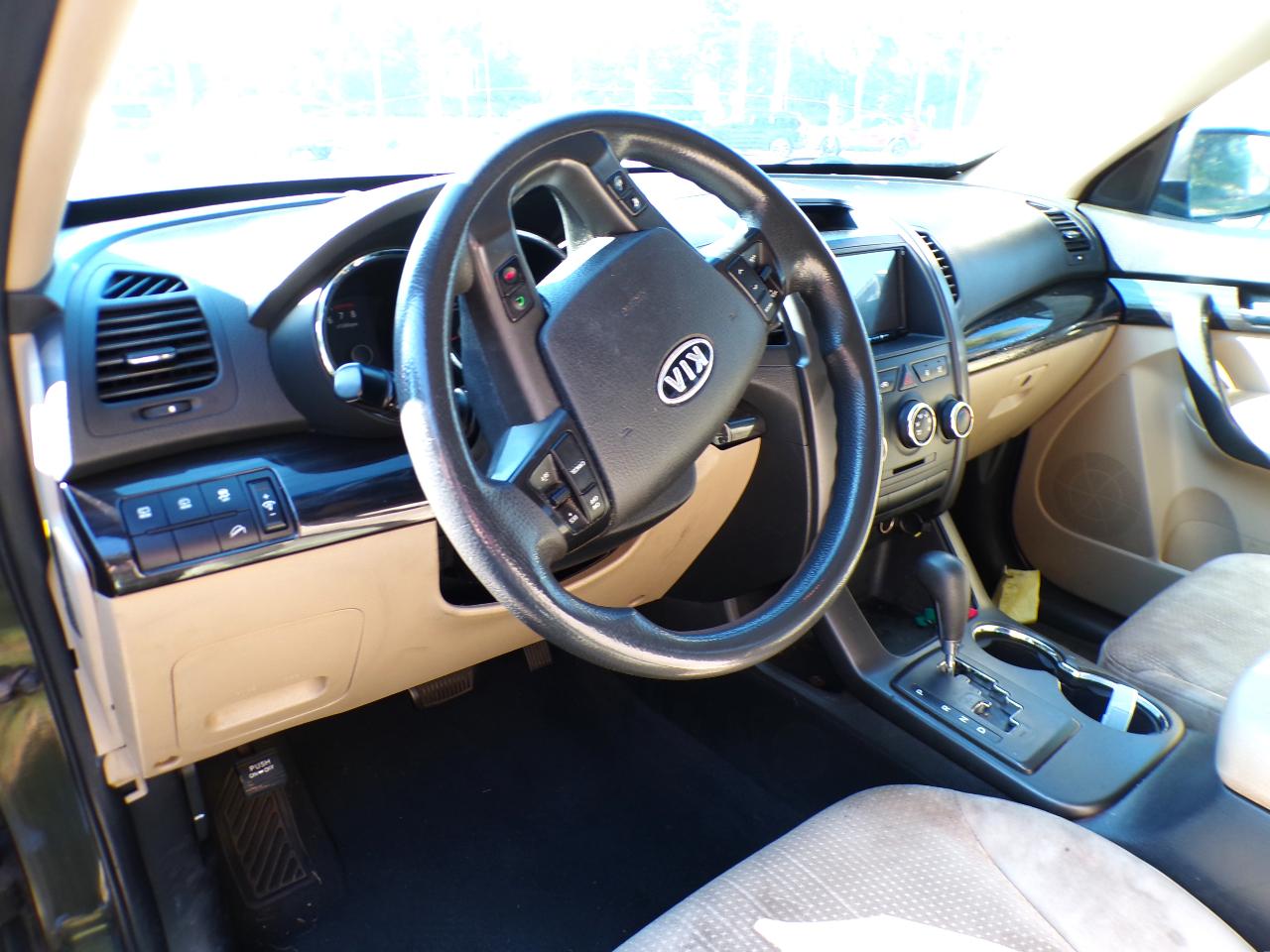 Kia Sorento LX 2WD 2011