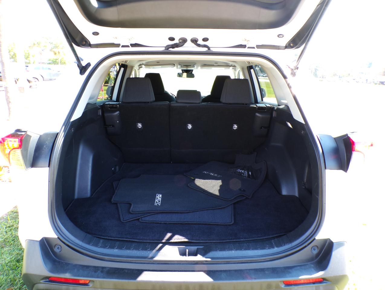 Toyota RAV4 LE AWD 2023