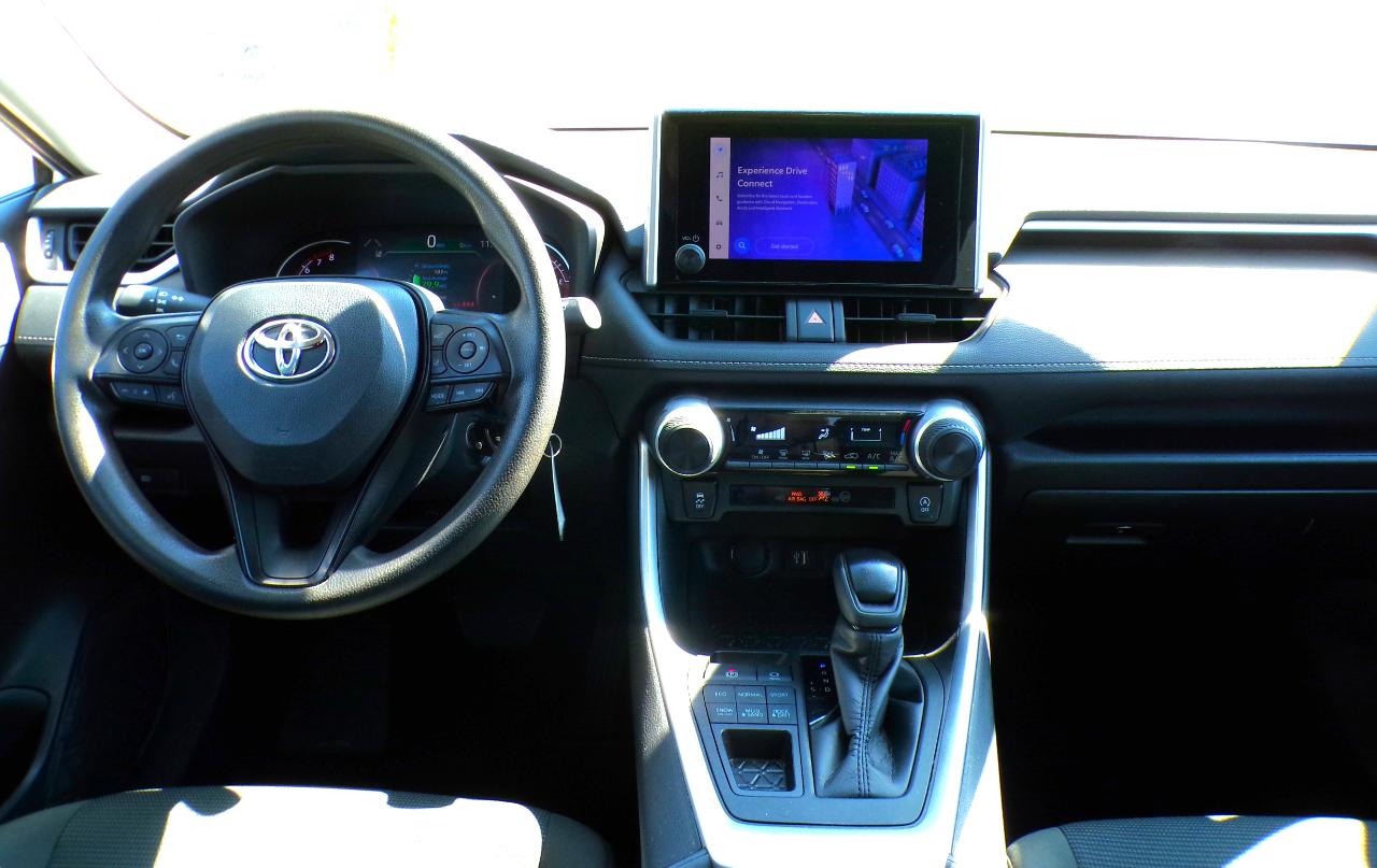 Toyota RAV4 LE AWD 2023