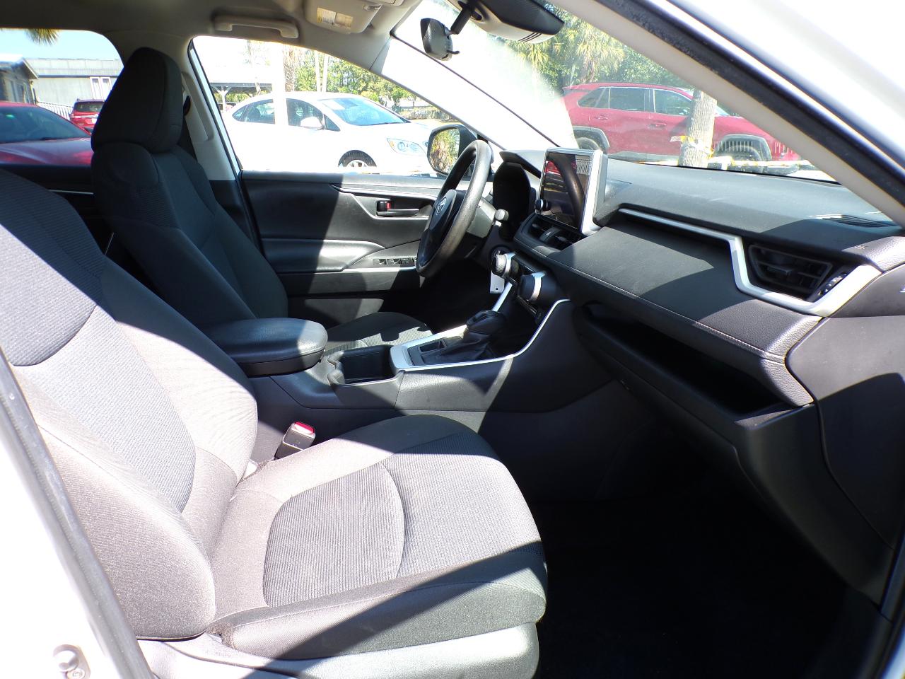 Toyota RAV4 LE AWD 2023