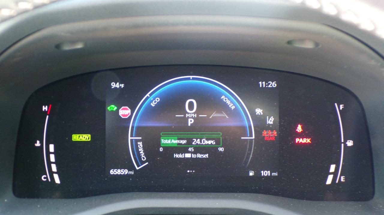Toyota Camry Hybrid XLE 2025