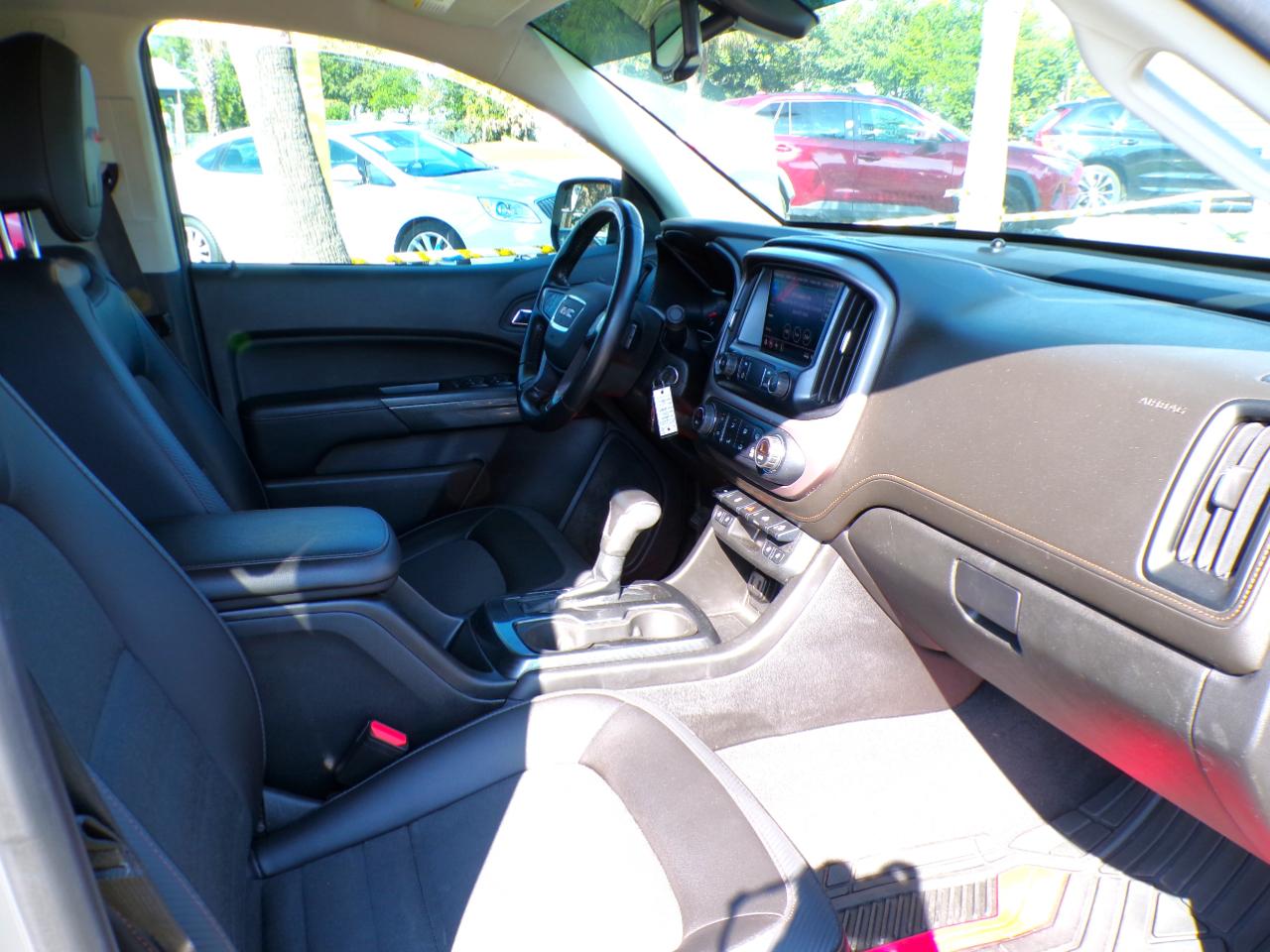 GMC Canyon AT4 Crew Cab w/Cloth 4WD 2021