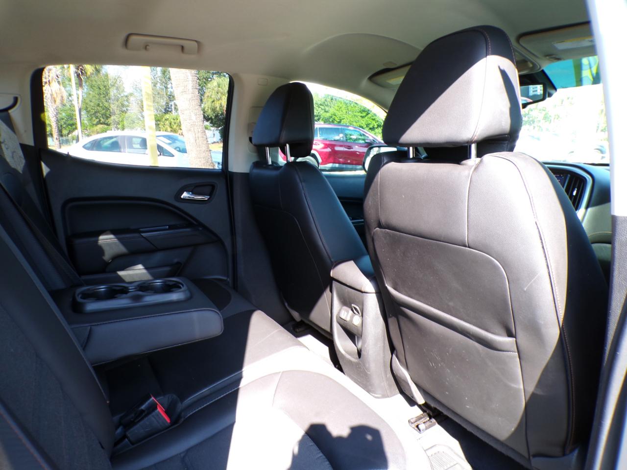 GMC Canyon AT4 Crew Cab w/Cloth 4WD 2021