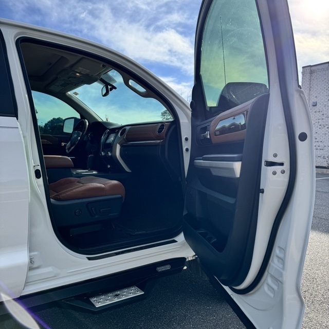 Toyota Tundra  2015 Toyota Tundra  2015