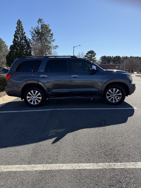 Toyota Sequoia  2008