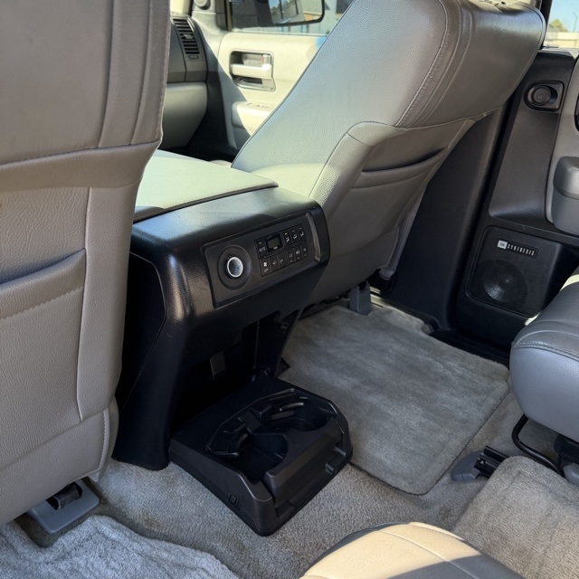 Toyota Sequoia  2008