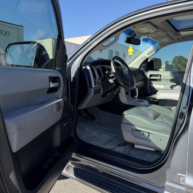 Toyota Sequoia  2008