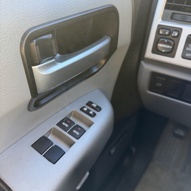 Toyota Sequoia  2008