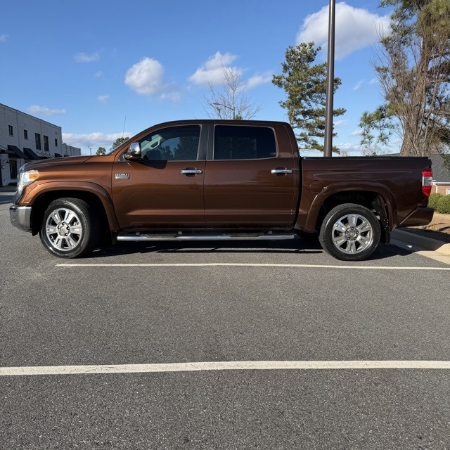 Toyota Tundra  2016