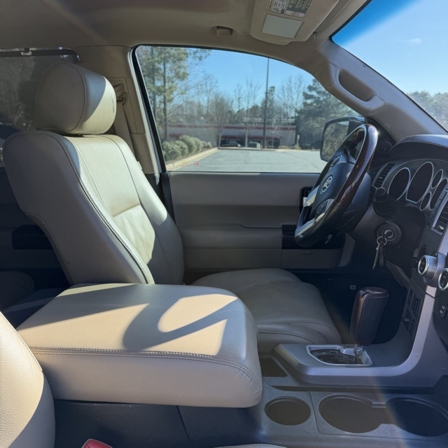 Toyota Sequoia  2015