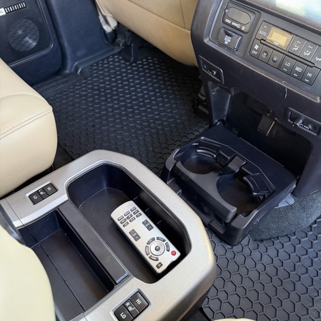 Toyota Sequoia  2015