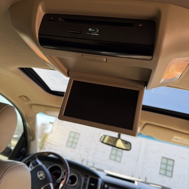 Toyota Sequoia  2015