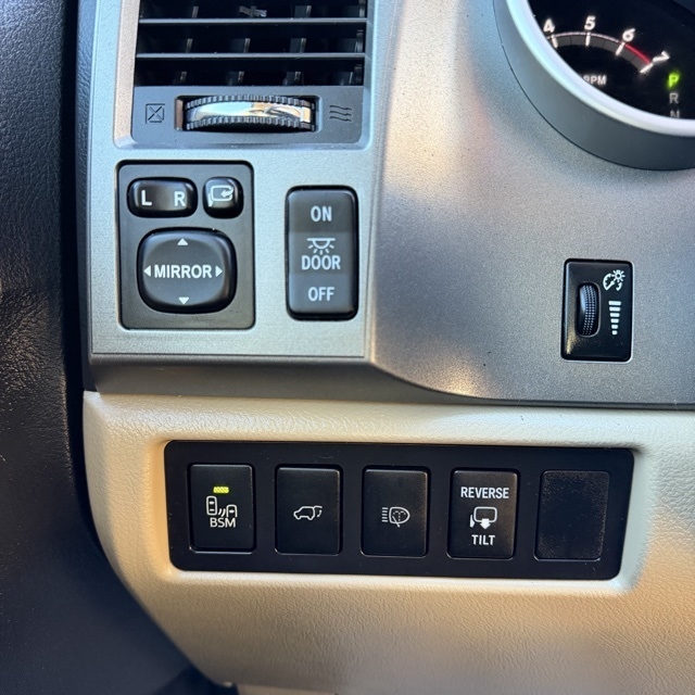 Toyota Sequoia  2015