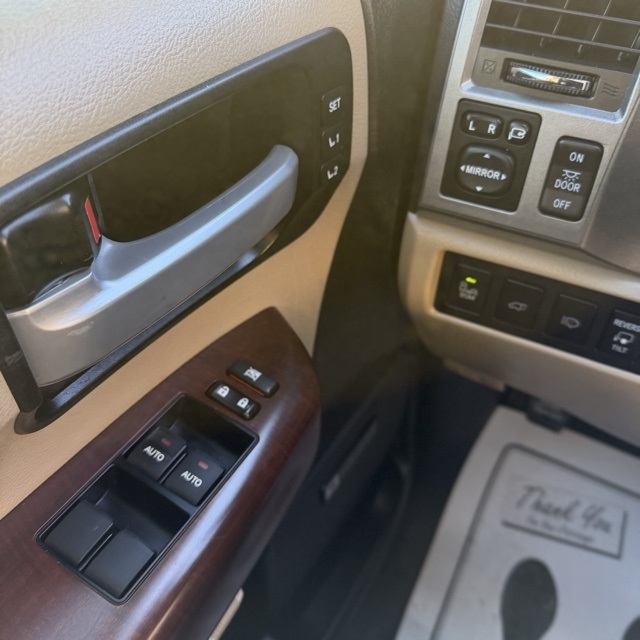 Toyota Sequoia  2015